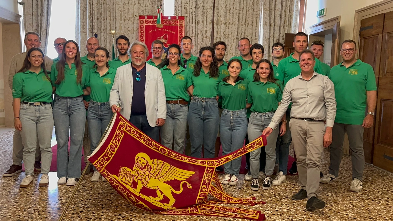 La squadra femminile veneziana del Palio delle Antiche repubbliche marinare che si disputerà il 2 e 3 giugno a Venezia