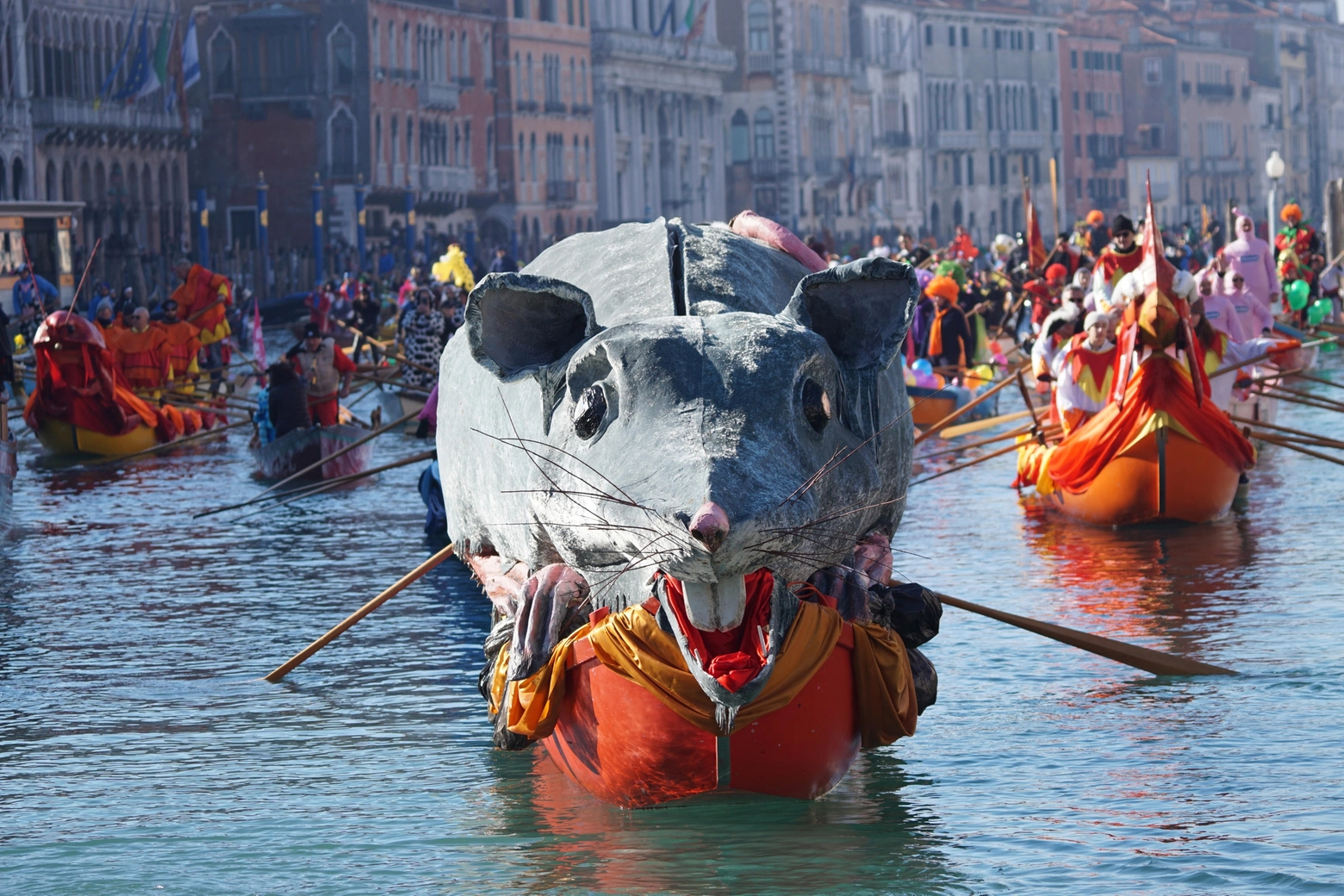 VENEZIA, REGATA DELLA PANTEGANA APRE IL CARNEVALE