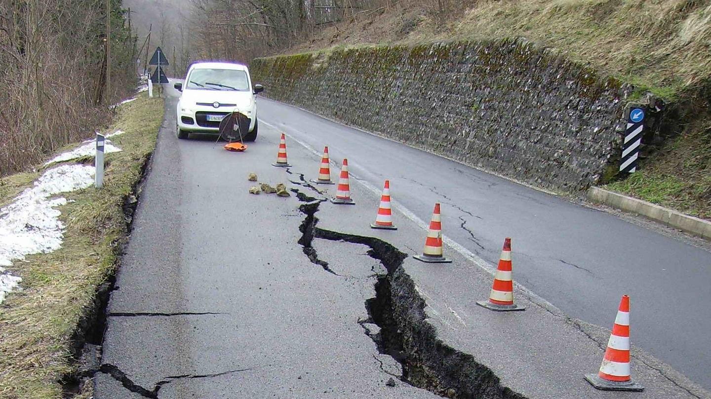 Bologna Frana Sulla Futa Chiusa La Strada Provinciale A Livergnano