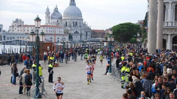 L’appuntamento domenica 24 ottobre. Con la maratona di 42 km, confermata anche la 10 km, che partirà dal Parco San Giuliano di Mestre alle 8.30