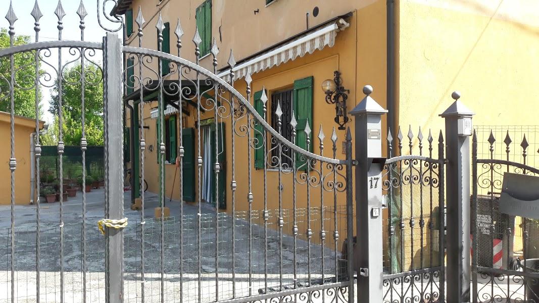 Scippo A Cadelbosco Pensionata Derubata Della Catenina D Oro