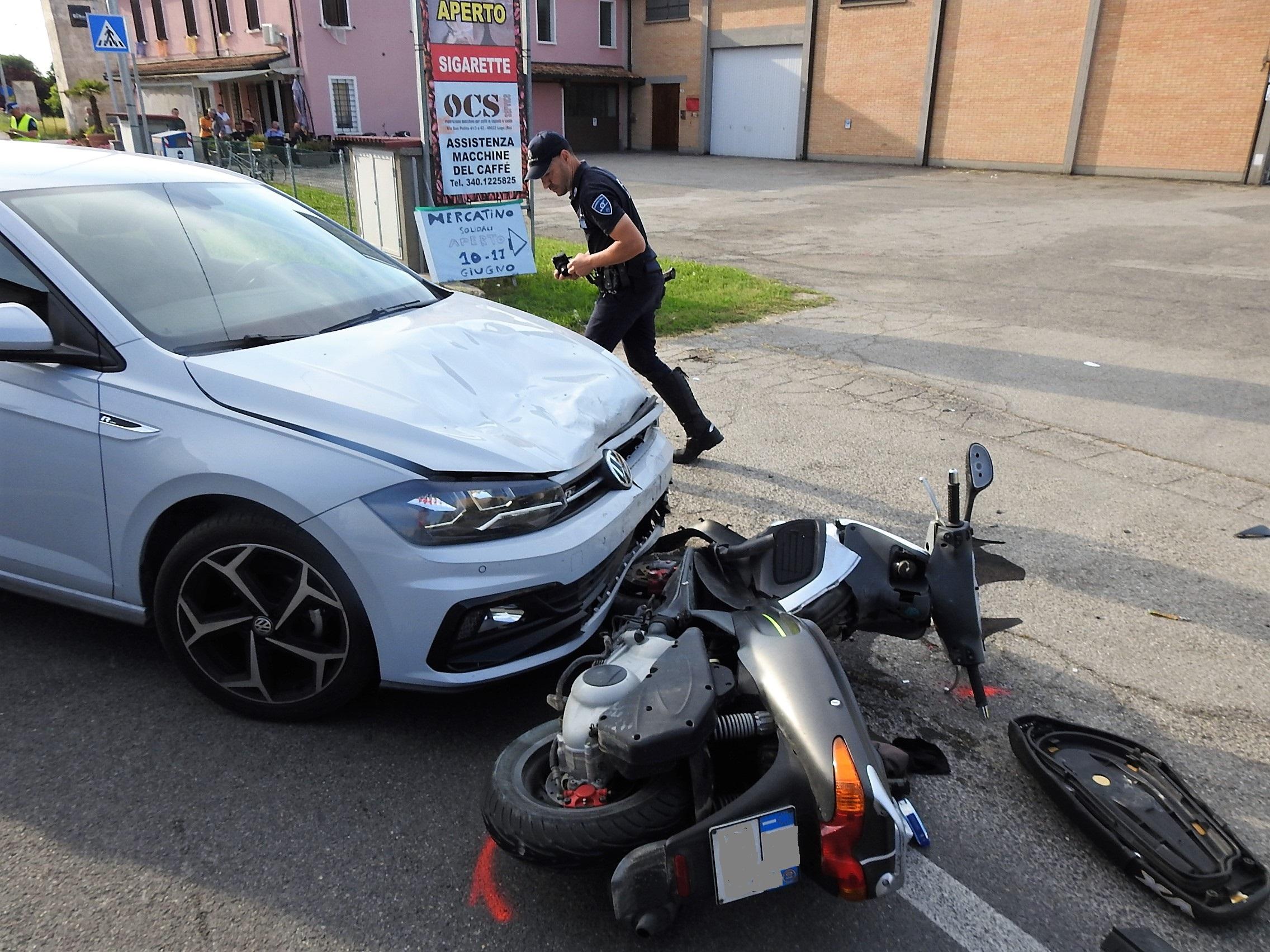 Incidente Verona, Scontro Tra Auto E Scooter: Turista Indagato Per ...