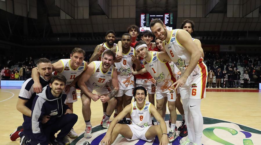 Lorasì Ritrova La Vittoria Allultimo Respiro Contro Leurobasket