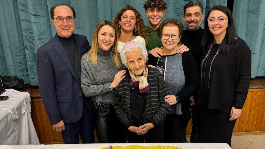 Meldola, nonna Elvezia compie 100 anni