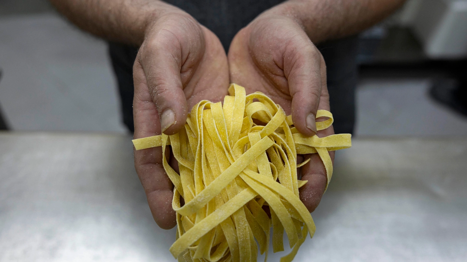 Pasta fresca realizzata a mano dai detenuti: questa l'iniziativa nel carcere Sant'Anna di Modena