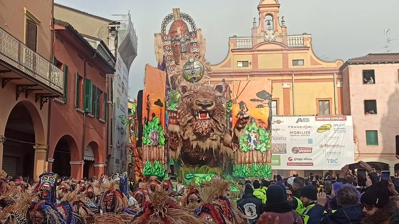 Carnevale, turisti da tutta Italia: "Ora potenziamo l’accoglienza"