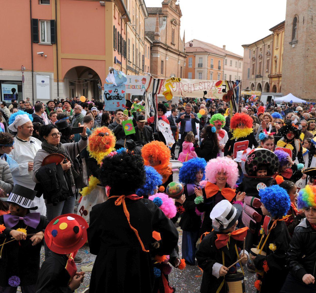 In Piazza Della Libert Alla Corte Di Re Carnevallo