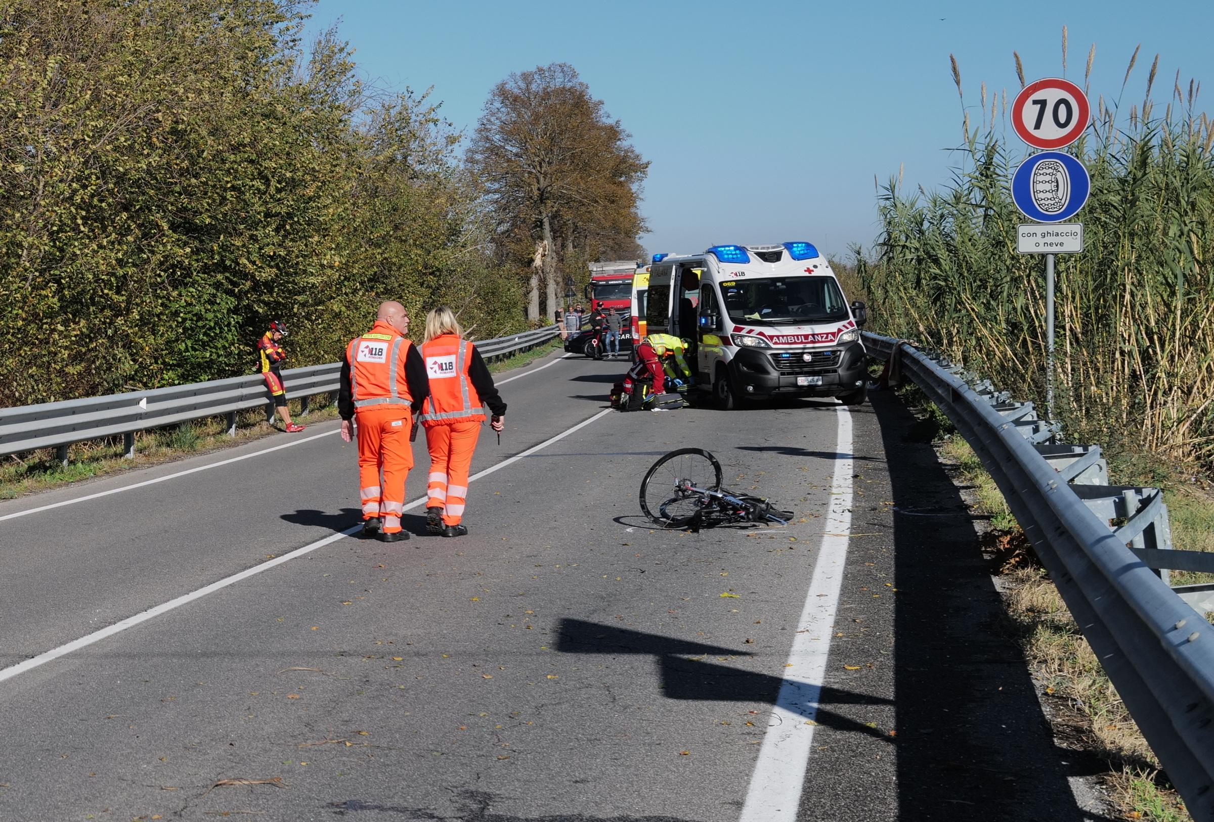 Auto Travolge Gruppo Di Ciclisti: Uno è Morto All’ospedale