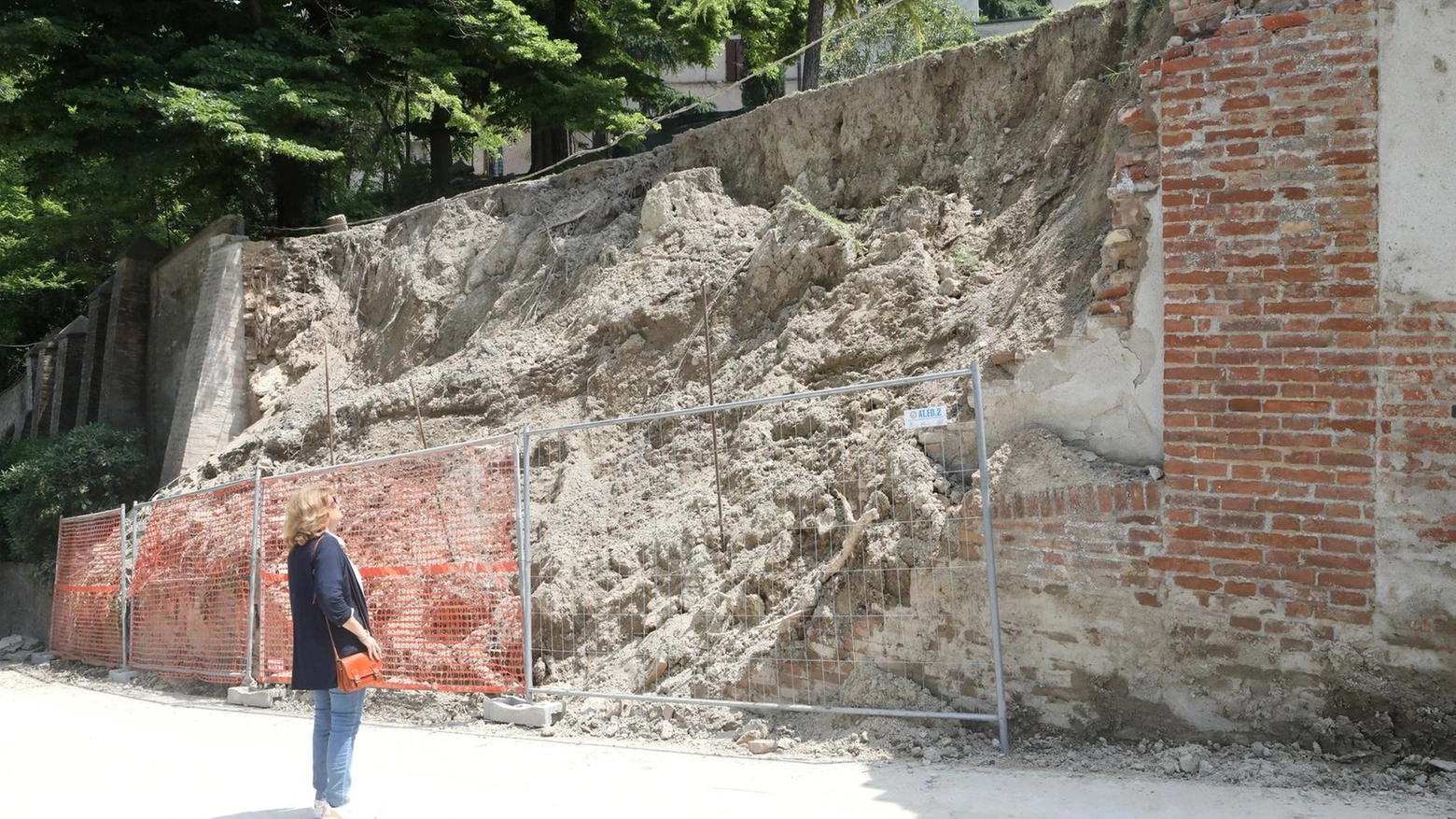 Mura crollate all’abbazia  Fondazione Carisp in campo