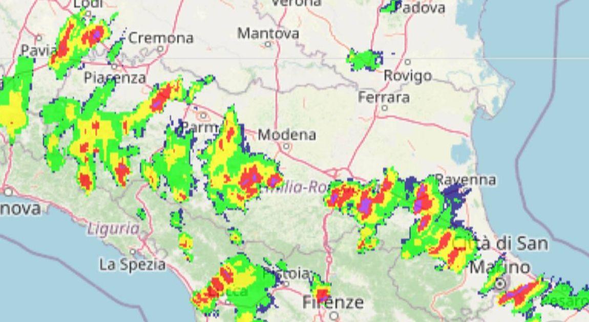 Maltempo Oggi In Emilia Romagna: Nubifragio A Bologna, Allagamenti A ...