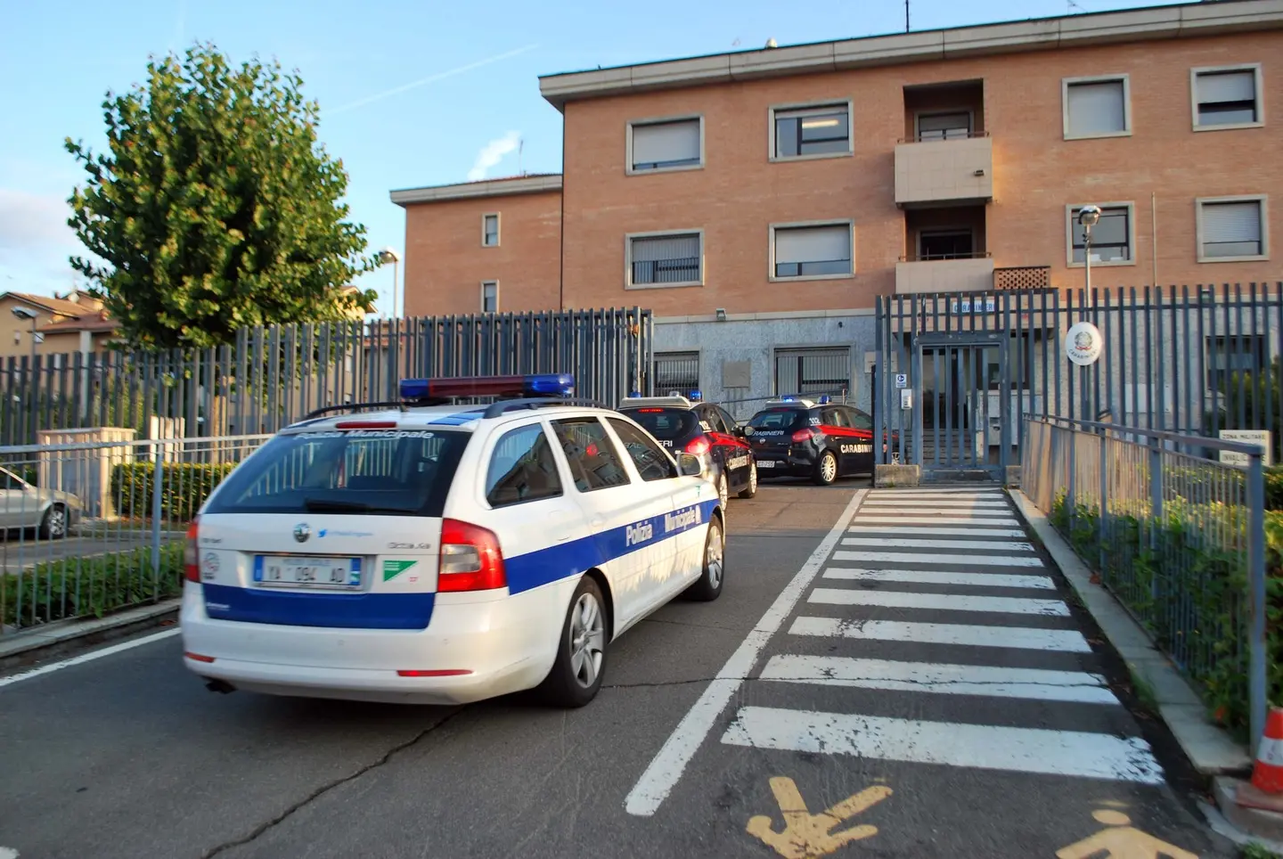 Pievepelago, Agente Della Municipale E Benzinaio Arrestati Per Peculato ...