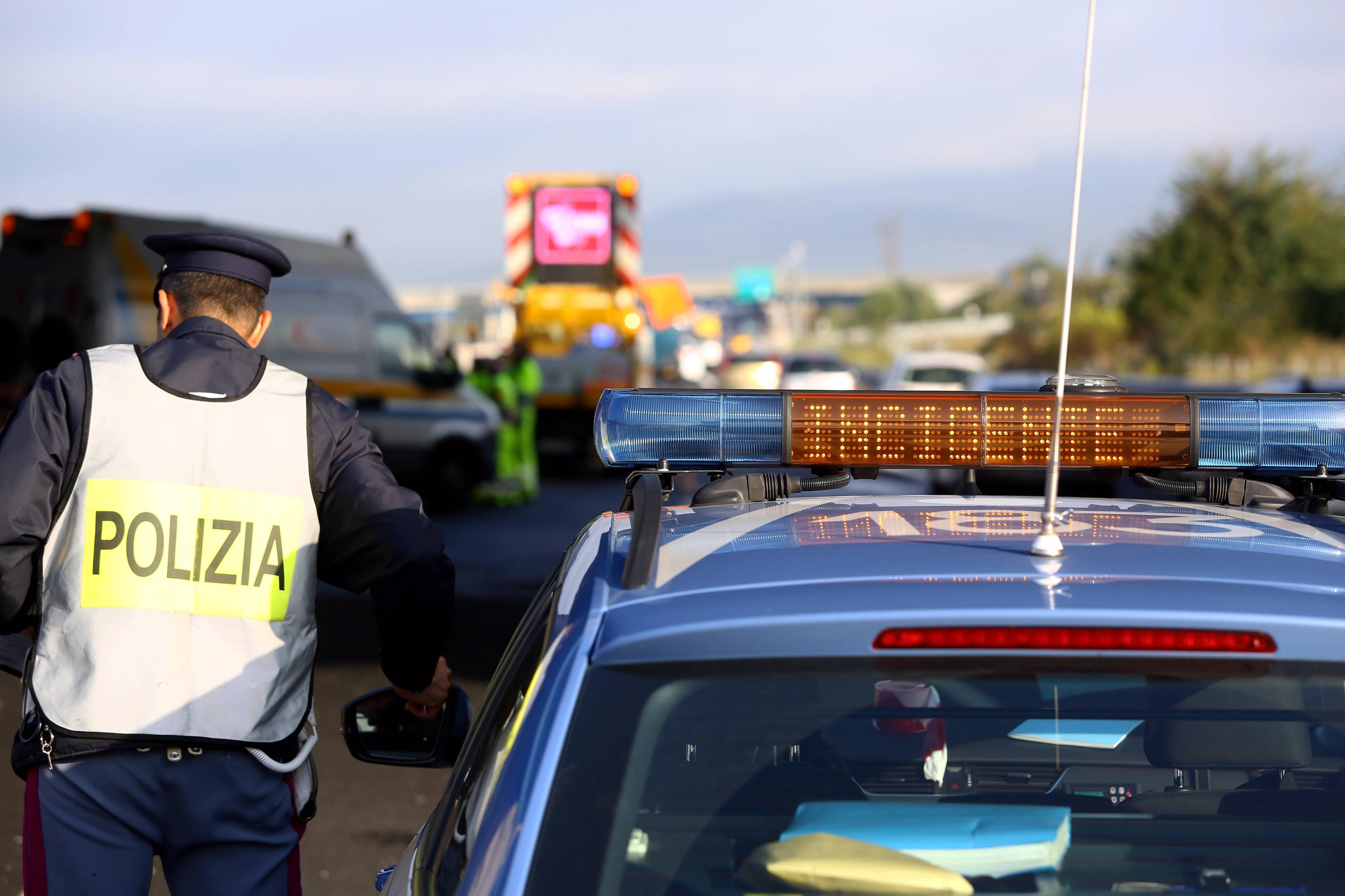 Verona Incidente In A4: Scontro Auto E Pulmino, Un Morto E Quattro ...