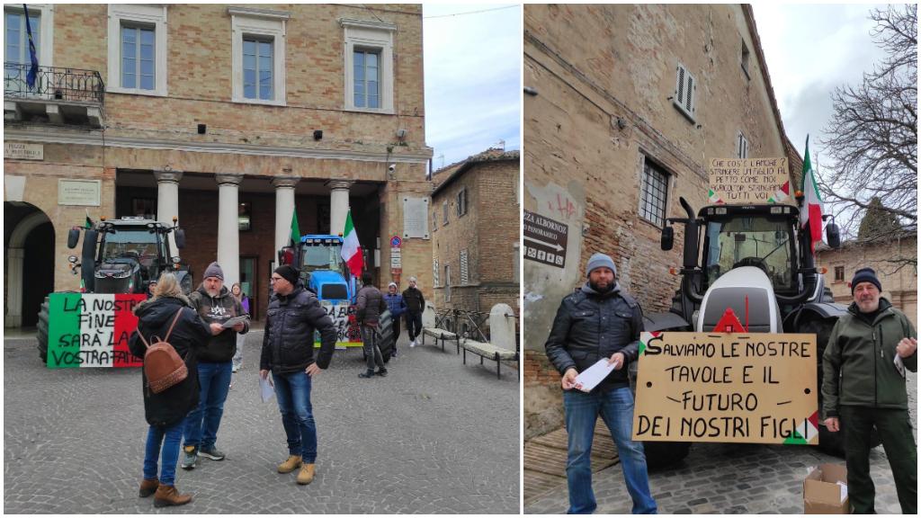 https://www.ilrestodelcarlino.it/image-service/version/c:NjBmMGFmODktM2FhYy00:MGYwYmQx/la-protesta-dei-trattori-a-urbino.jpeg?f=16:9&w=1200&h=630