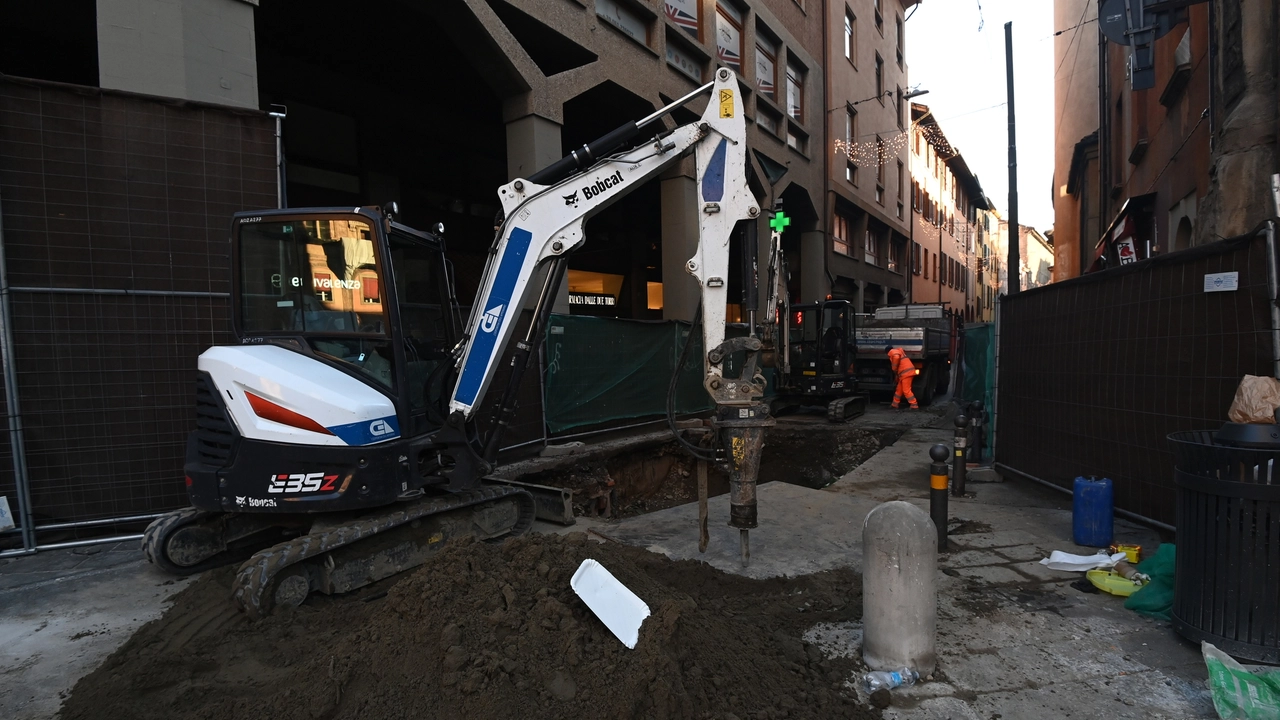 Il cantiere della Garisenda