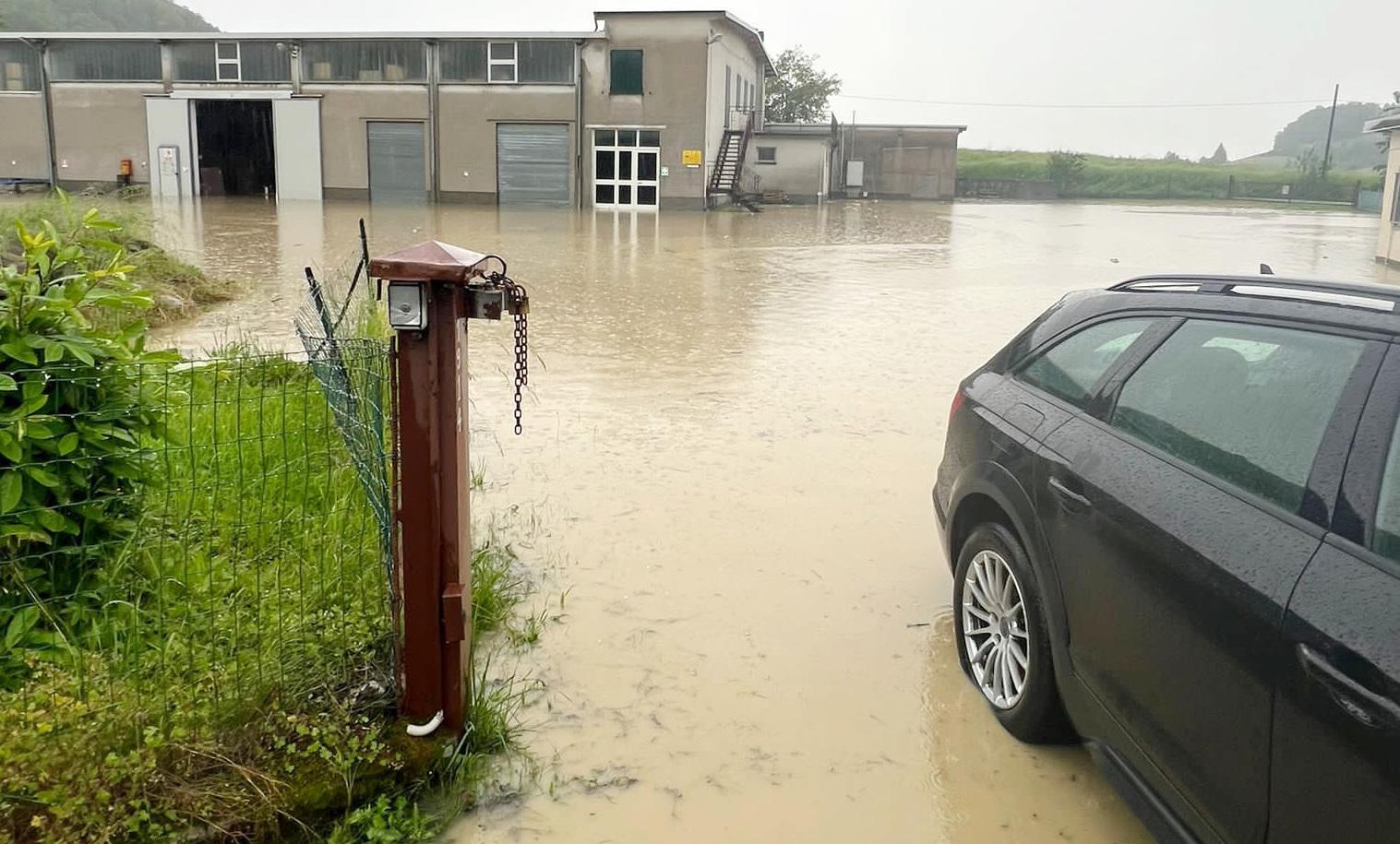 Un’altra Bomba D’acqua E Smottamenti Strade Invase Da Fiumi Di Fango E ...