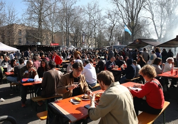 International Street food a Bologna: "Rifiuti e violazioni", il Comune chiederà i danni