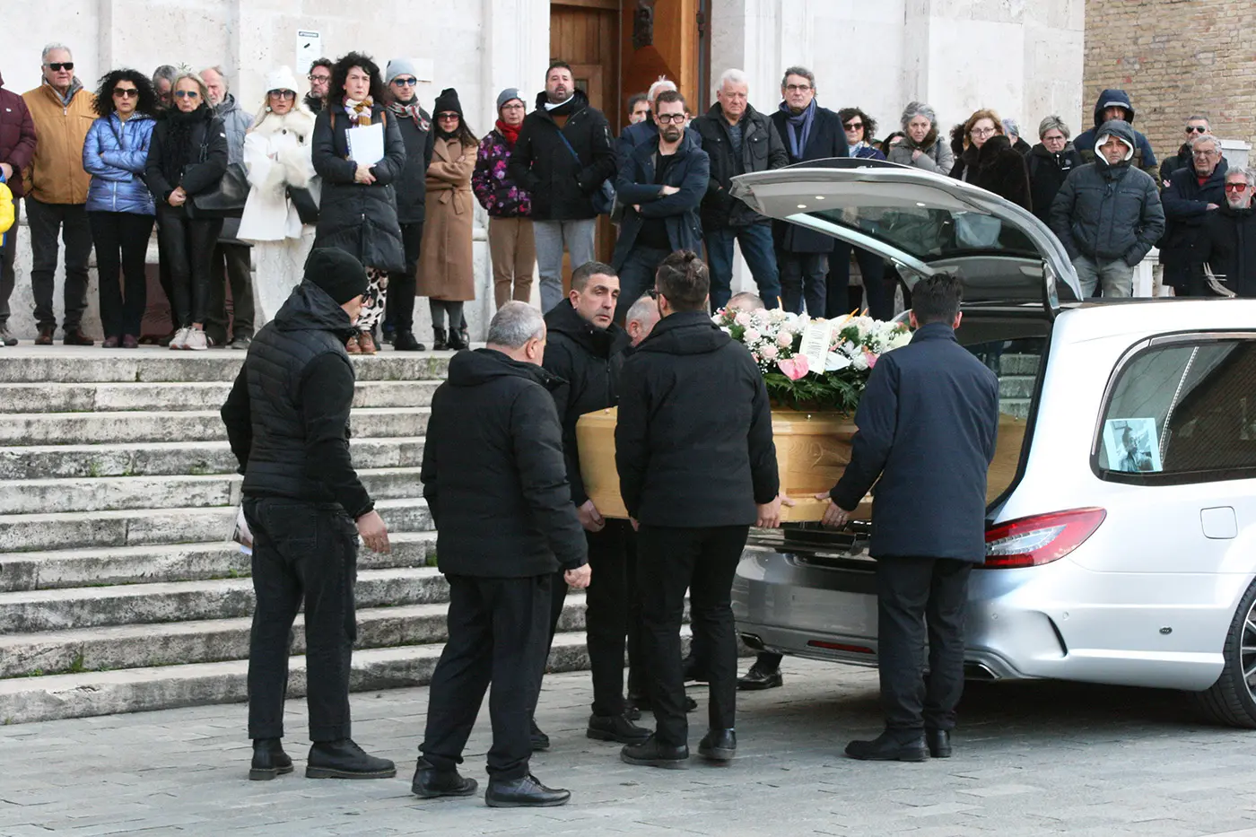 San Benedetto, Lacrime E Commozione Al Funerale Di Stefania Camela