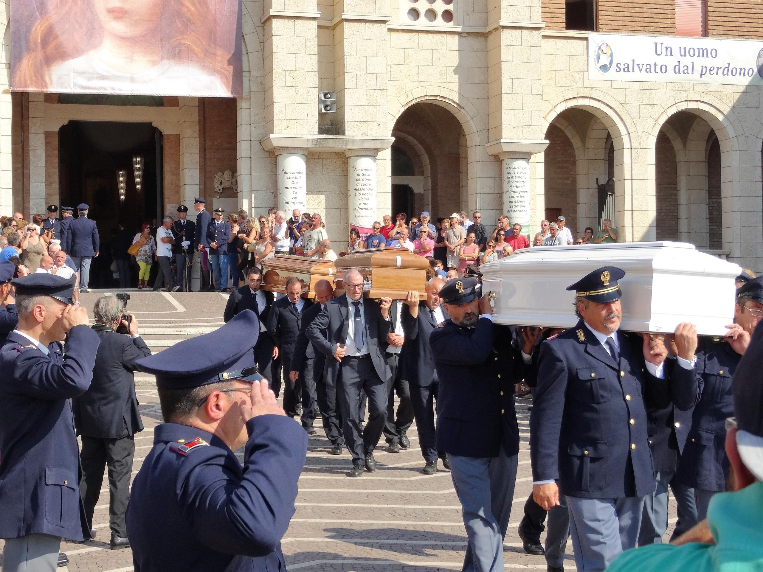 Terremoto Laddio Allagente E Ai Figli Lacrime E Applausi