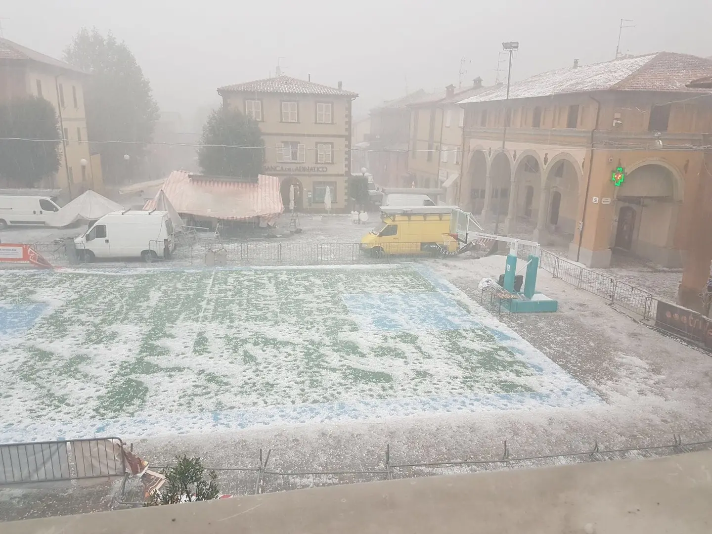 Fermignano, la tempesta di grandine