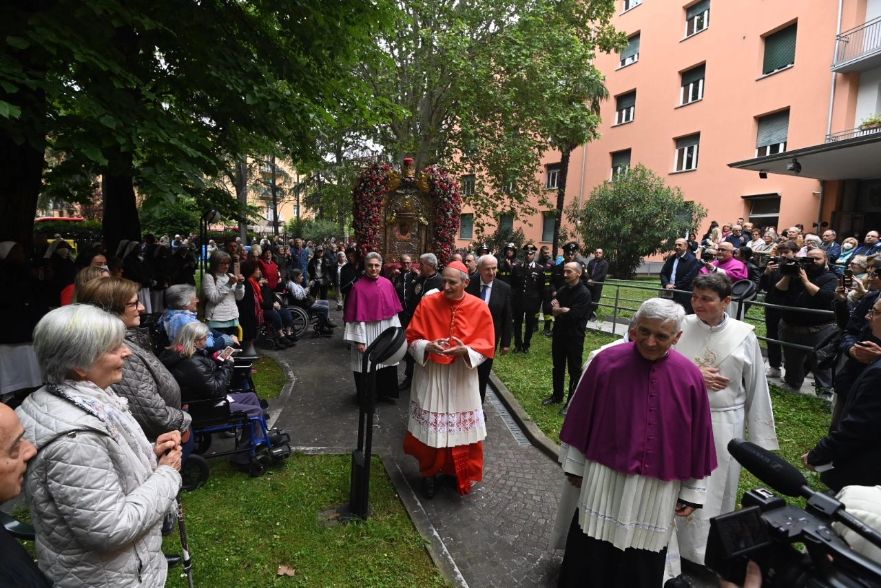 La sosta della Madonna di San Luca in via Pizzardi