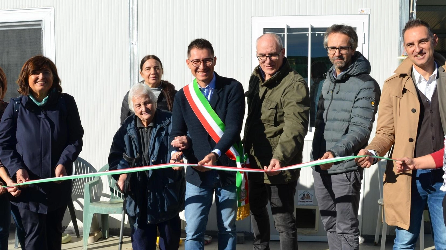 Un edificio grande e green. La nuova casa per i gatti