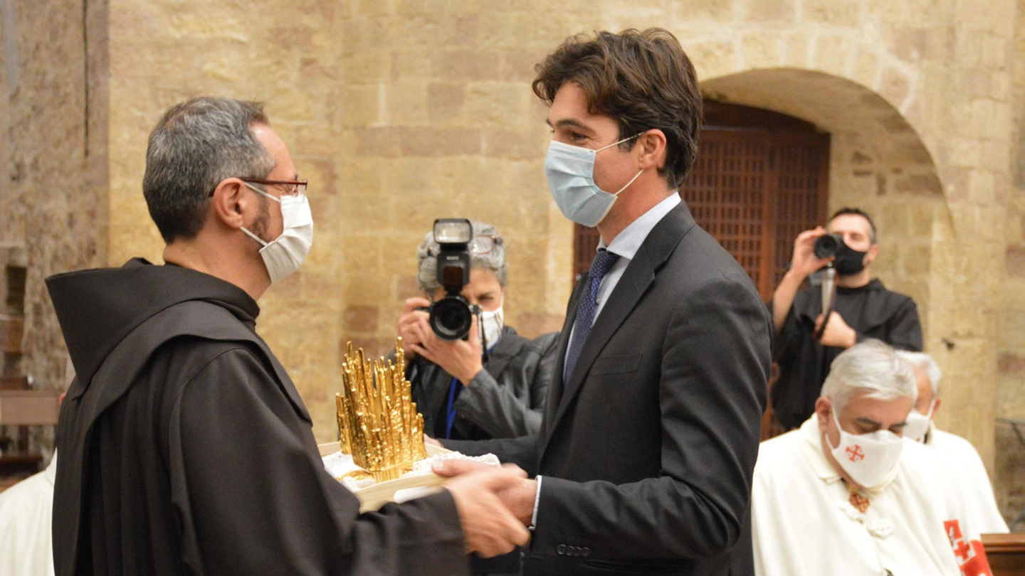 Acquaroli con i sindaci delle Marche ad Assisi per San Francesco (Foto Ansa)