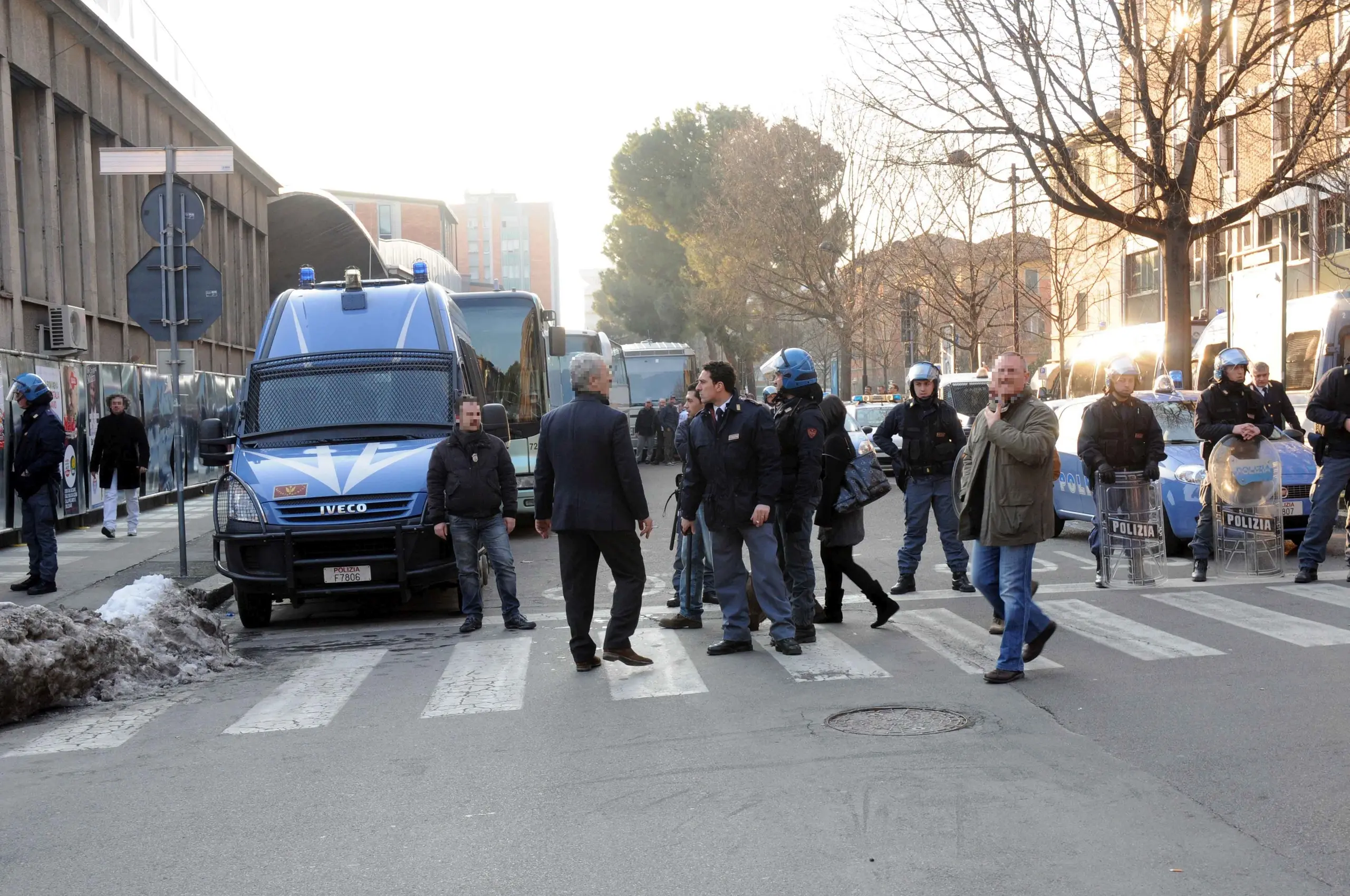 Scontri Virtus Fortitudo, obbligo di dimora per 5 tifosi dell'Aquila