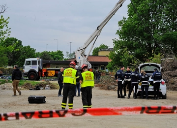 Infortunio in cava nel padovano: operaio 55enne cade, sbatte la testa e muore