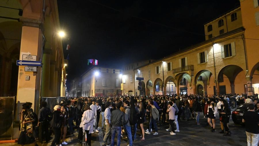 Un’altra notte tra bonghi e insonnia forzata in zona universitaria