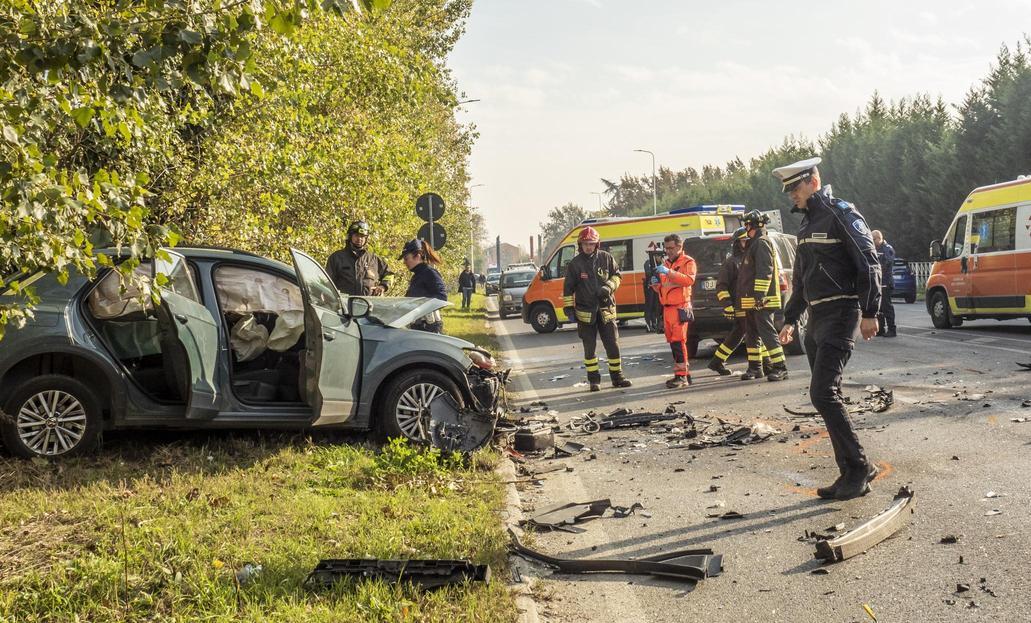 Tragico Scontro Frontale Tra Auto. Medico Muore Sul Colpo