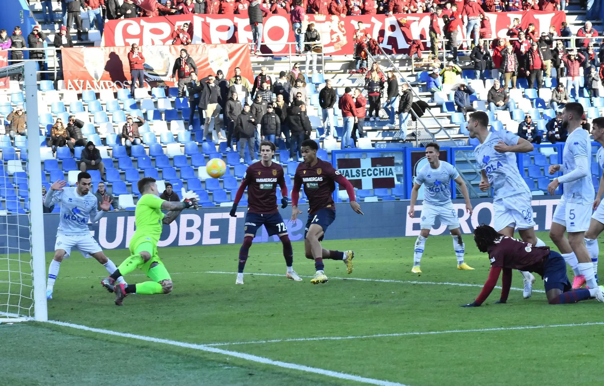 Gol Ed Emozioni, La Reggiana Frena Il Como. Un Tempo Per Uno, Granata ...