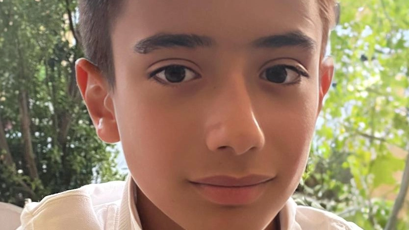 Riccardo Curreli, il 13enne morto per un improvviso malore accusato ai piedi delle scale dell’istituto comprensivo Alessandro Manzoni, lunedì scorso