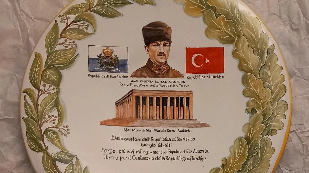 Fatto a Urbania il piatto celebrativo dedicato ad Ataturk