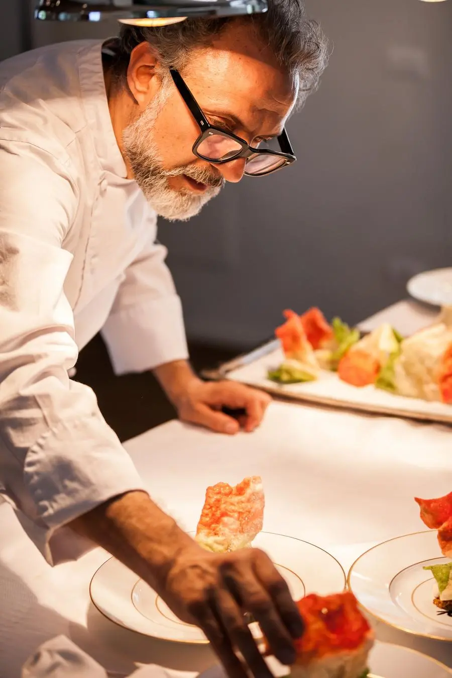 Bologna, cena di Natale all'Antoniano con Massimo Bottura: come prenotare