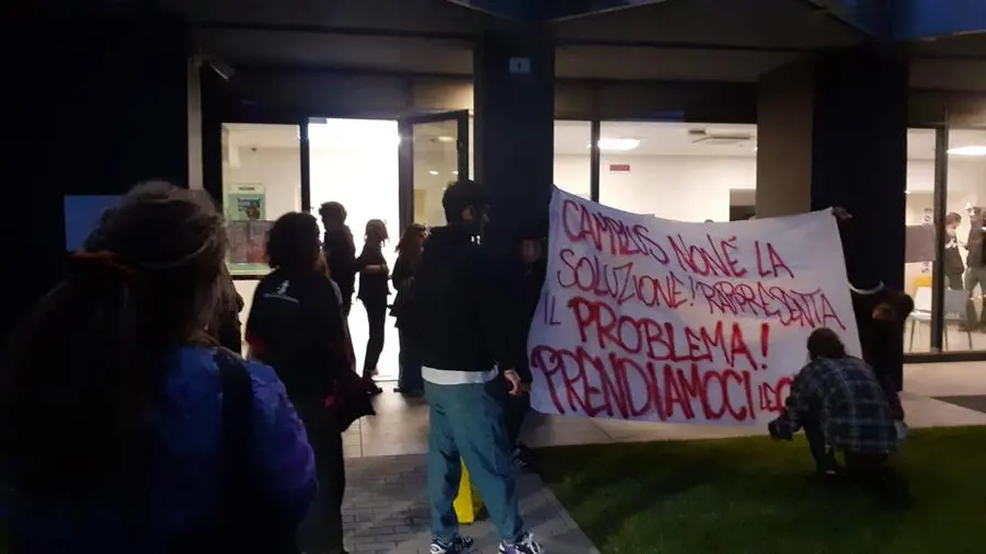 Occupazione Camplus Bologna, il Cua 'invade' lo studentato