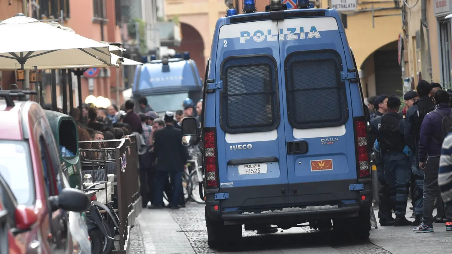 Anarchici, protesta al Pratello