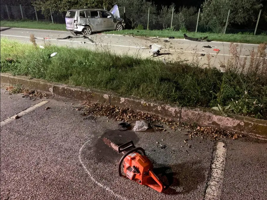 Rimini: Ruba Un'auto, Nella Fuga Finisce Fuori Strada E Muore