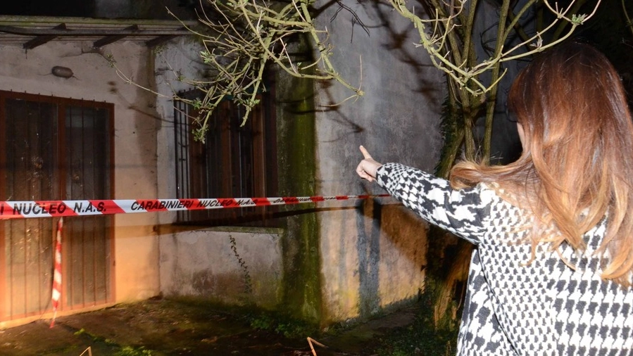 La casa di via Roma a Guarda Veneta dove sono stati trovati i corpi senza vita di Davide  Tamiso e di Andrea Varolo (foto Donzelli) 