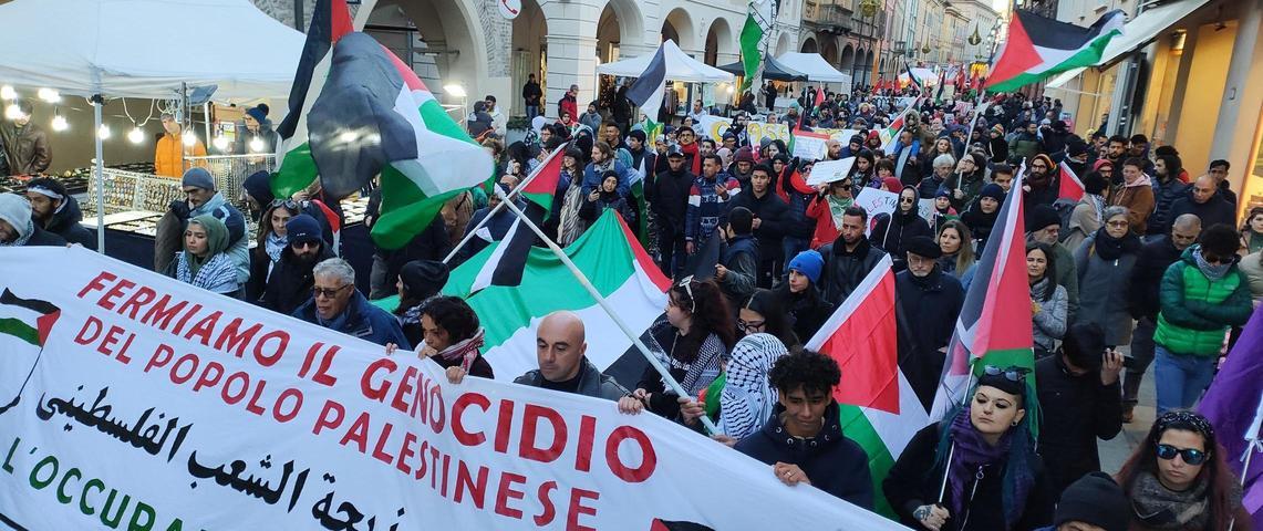 "No Al Massacro, Palestina Libera". La Manifestazione In Centro Storico