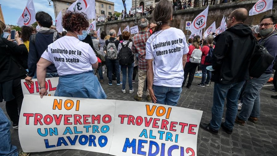 protesta dei sanitari no vax (immagine di repertorio)