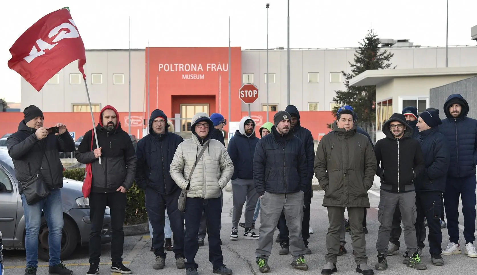 Lo Sciopero Alla Poltrona Frau: "Dai Contratti Agli Stipendi, Trattati ...