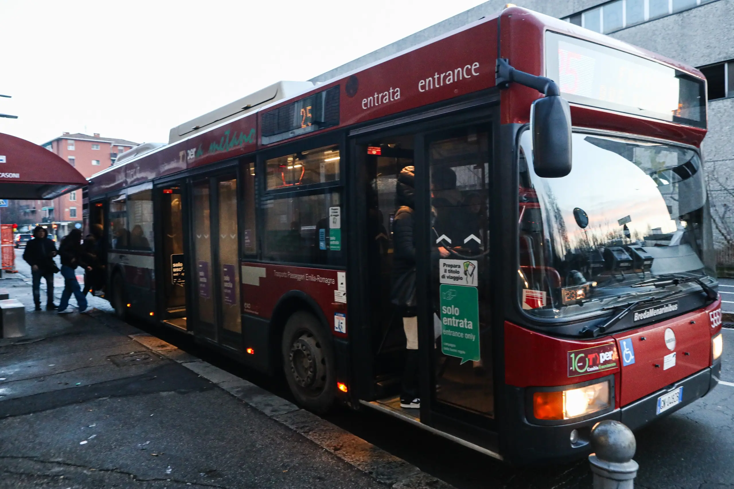 Sciopero 24 Gennaio Bus A Bologna: L’80% Degli Autisti Ha Incrociato Le ...