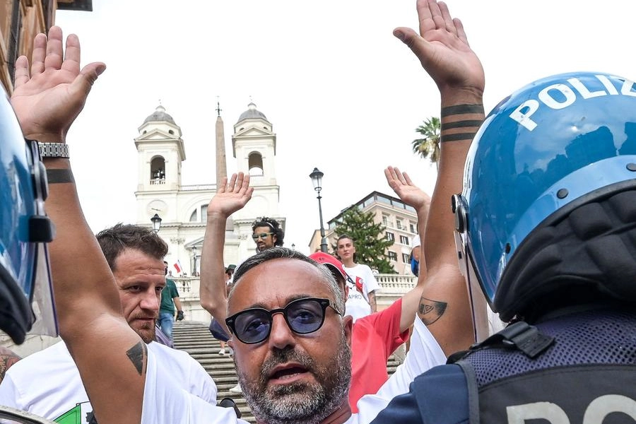 Biagio Passaro durante la manifestazione di protesta a Roma il 9 ottobre scorso