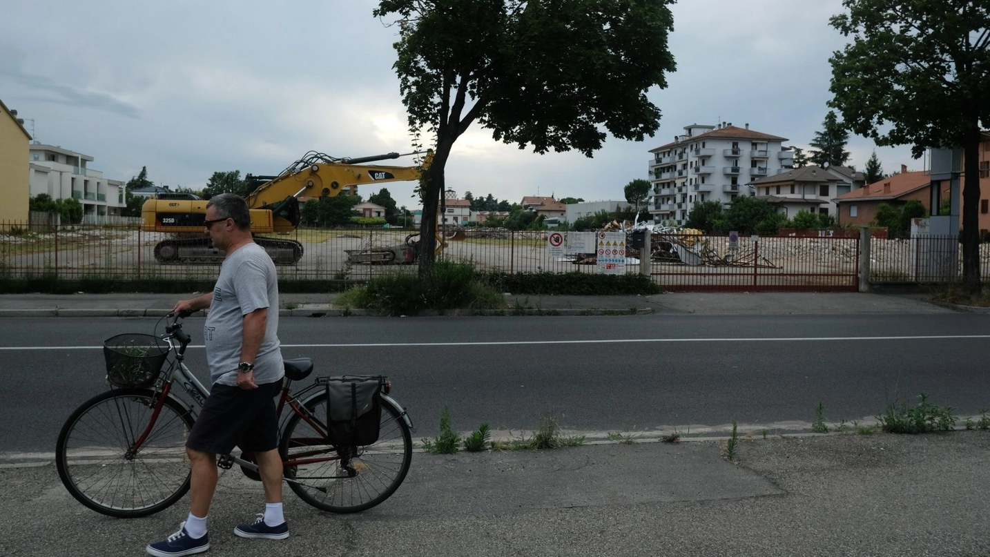 Il cantiere nell’area ex Cementisti in via Bertini (foto Frasca)