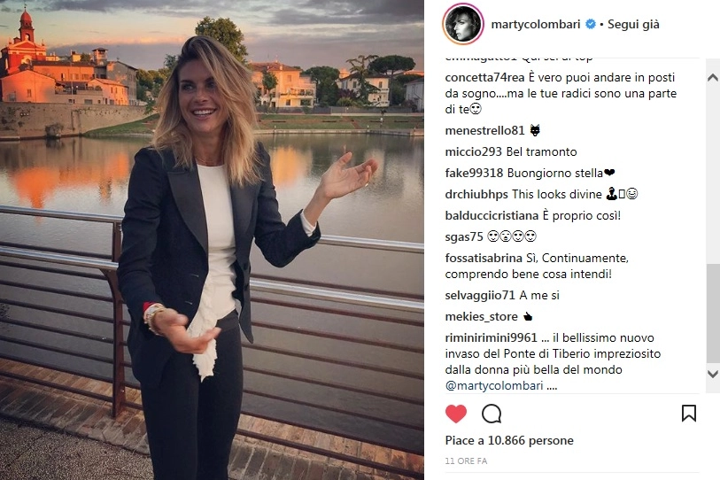 Martina Colombari davanti all'invaso del Ponte di Tiberio, recentemente ristrutturato