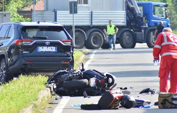 Incidente Reggio Emilia, gravissimo lo scooterista 40enne: ricoverato in rianimazione