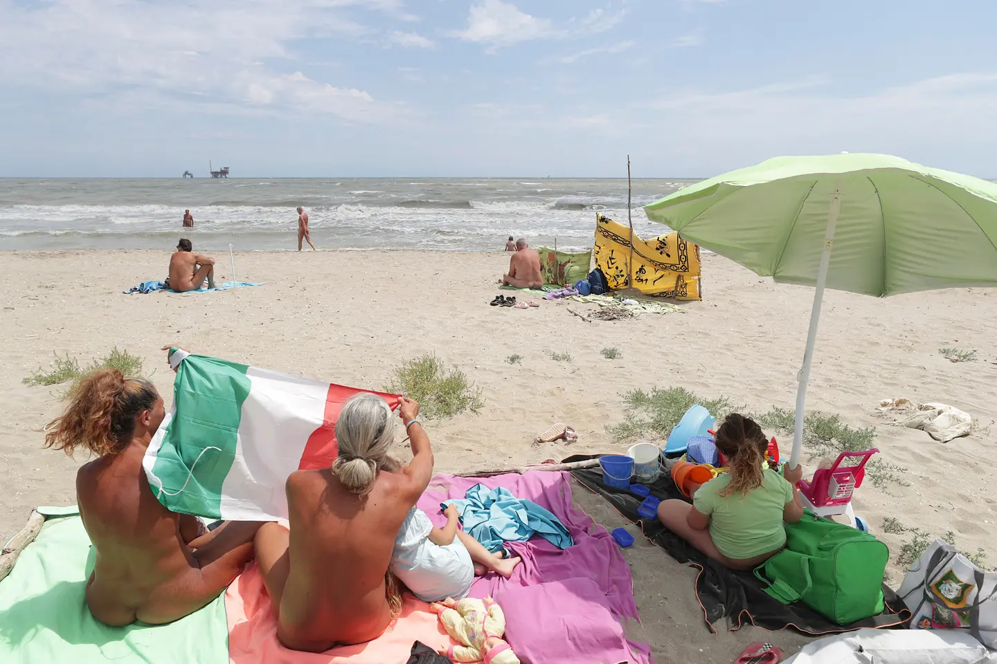 Lido di Dante, il ritorno dei naturisti