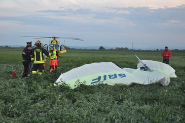 Incidente aereo Forlì, precipita un deltaplano: due morti, istruttore e allievo