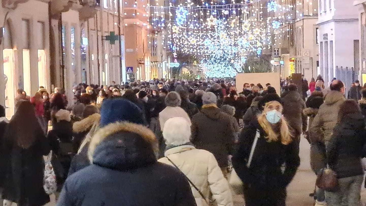 Un’immagine eloquente di Corso Garibaldi ieri pomeriggio