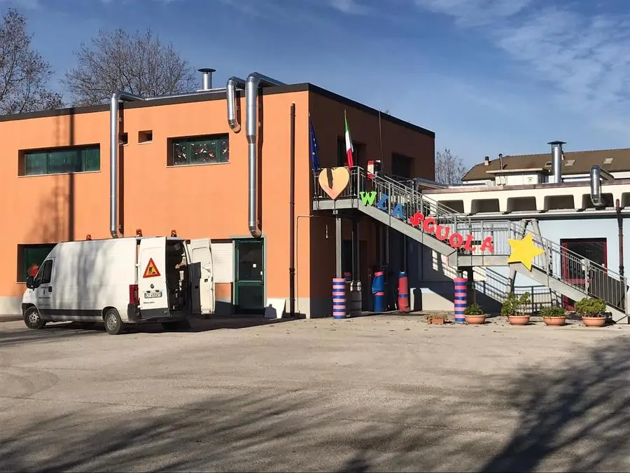 Scuola Lanza di Carini, topi morti in cortile dopo la